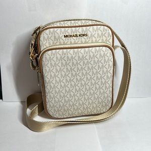 Michael Kors Medium Jet Set Travel Crossbody